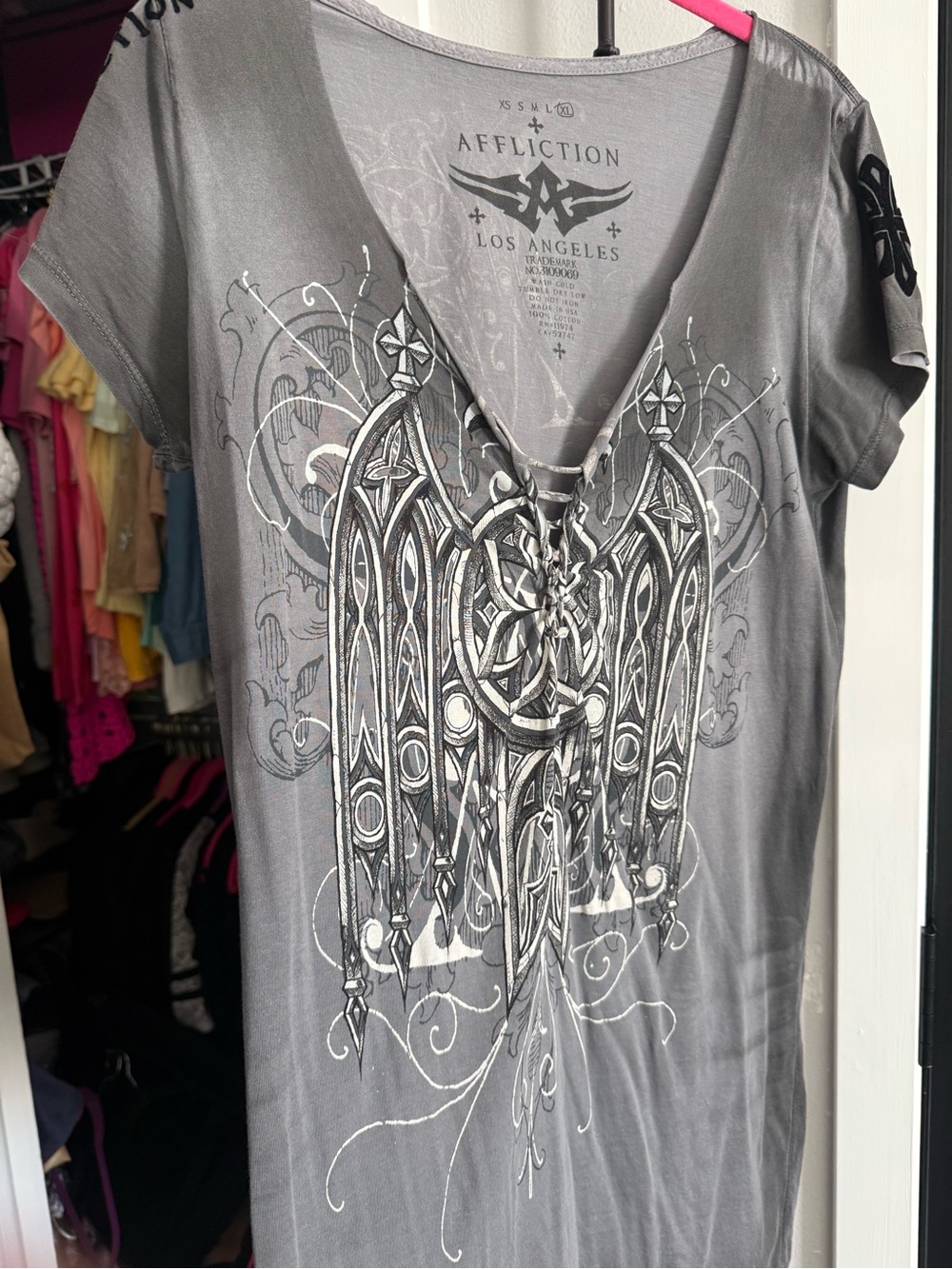 Affliction Y2K Gray Lace-Up V-Neck Graphic Tee vintage